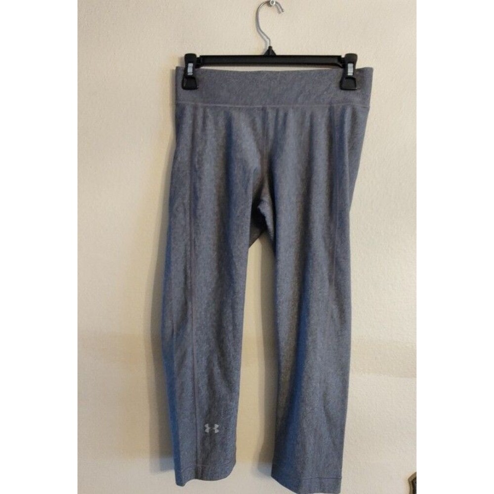 New with tag Under Armour Heat Gear Women's Gray Compression Capri Leggings Sz M